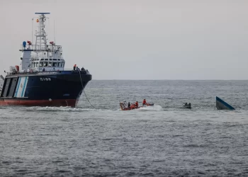 La Guardia Civil suspende el rescate del narcosubmarino de la Costa da Morte tras hundirse por completo