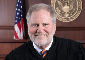 Resulta imprescindible, para la salud social y política de Argentina, imitar la conducta que obliga este fallo jurídico