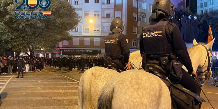 Tres detenidos en Mestalla por agredir y morder a policías nacionales tras el Valencia-Real Madrid