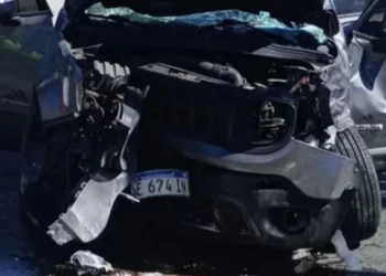 Trágico accidente en Quilmes: Dos policías fallecen en choque durante operativo.