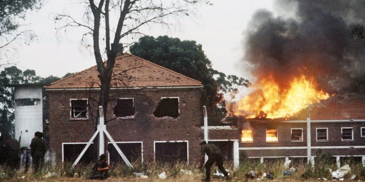 La Tablada: El ataque guerrillero que marcó un hito en la democracia argentina. Luces y sombras