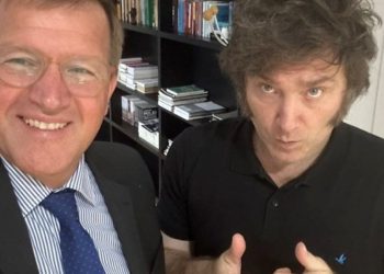 Renuncia del secretario de Prensa: Eduardo Serenellini deja su cargo en medio de tensiones políticas