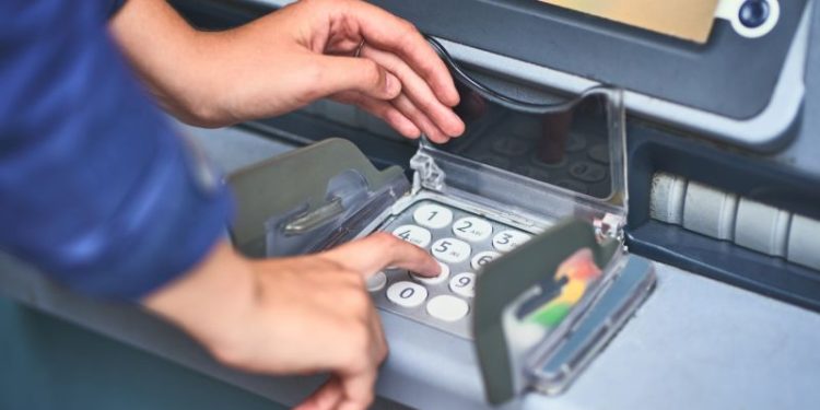 Adiós cajeros automáticos tradicionales: esta es la nueva forma para sacar efectivo a partir de ahora