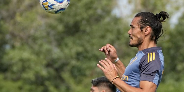 Alerta en Boca por Cavani: molestia y casi descartado en la Copa Argentina