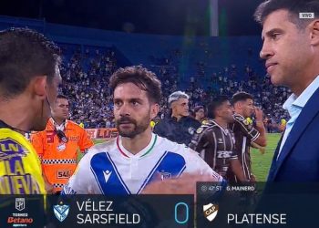 Andrés Merlos a Seba Domínguez tras la derrota de Vélez: “Prendeme fuego acá”