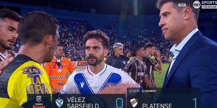 Andrés Merlos a Seba Domínguez tras la derrota de Vélez: “Prendeme fuego acá”