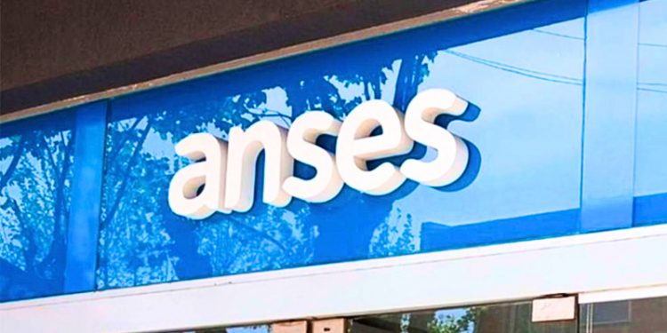 AUH, AUE y SUAF ANSES: calendario de pagos de enero 2025 con aumento y complementos, ¿cuándo y cuánto cobro?