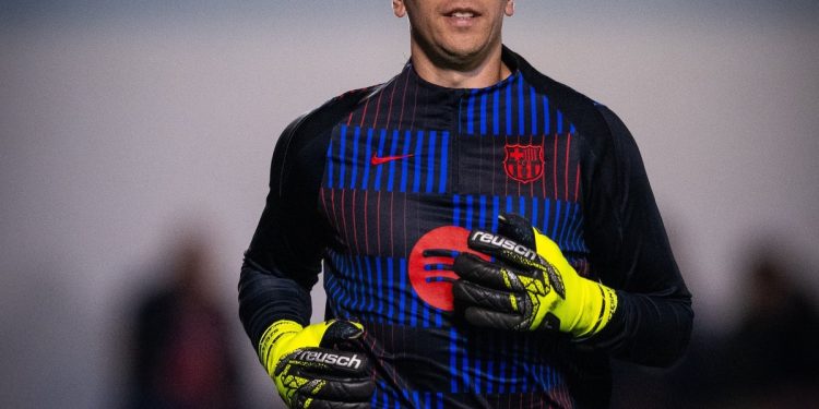 Barcelona lo sacó del retiro y en el primer partido del 2025 tuvo su debut