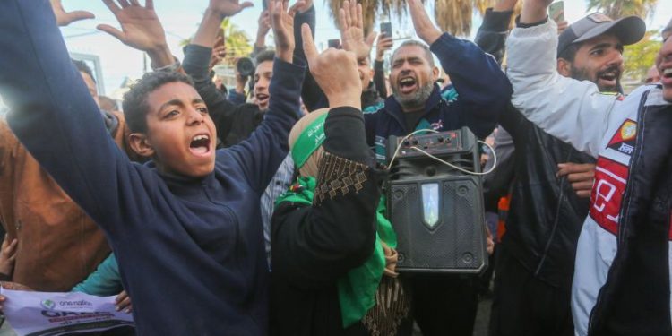 Comenzó la tregua entre Israel y Hamas: cuántos rehenes serán liberados este domingo