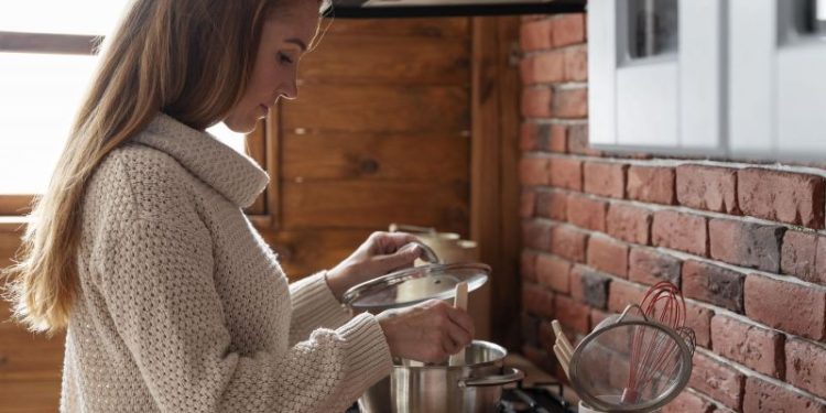 Compra internacional: cuánto sale un set de ollas y sartenes importadas en Mercado Libre