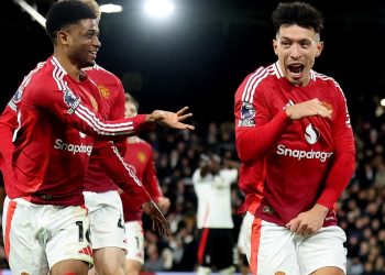 Con Lisandro Martínez en cancha, Manchester United busca la clasificación a octavos