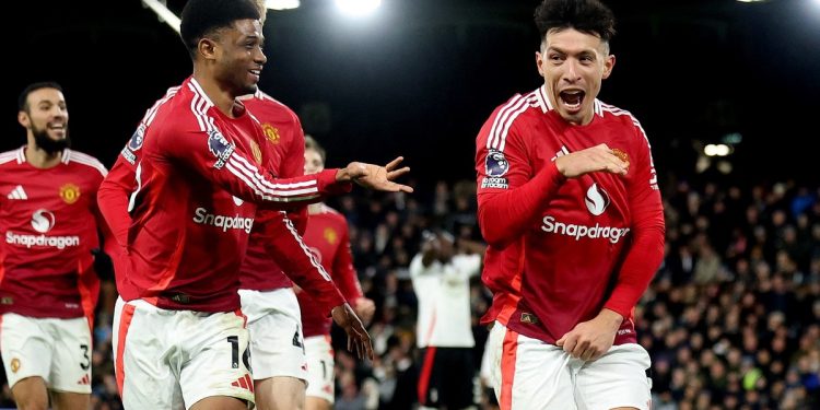 Con Lisandro Martínez en cancha, Manchester United busca la clasificación a octavos