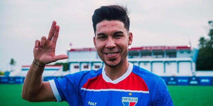 De Boca a Brasil: Pol Fernández fue presentado en Fortaleza con una sesión de fotos muy especial