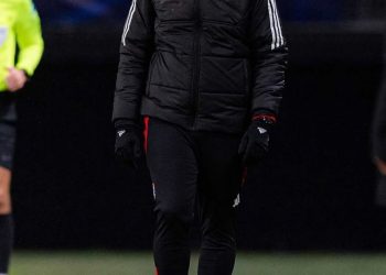 El Lyon despidió a su DT justo después del debut de Thiago Almada