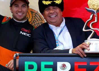 El papá de Checo Pérez le tiró flores a Colapinto y anticipó su futuro