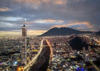 El rascacielos más alto de América no queda en Estados Unidos: la altura y los detalles de lujo que tiene