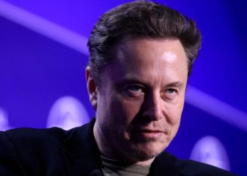 ¿Elon Musk quiere comprar a un histórico equipo de la Premier League?