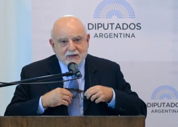 En medio de una nueva interna, Rodolfo Barra oficializó su renuncia con una carta