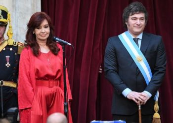 Ficha Limpia: Milei firmó el proyecto con el que el oficialismo busca bloquear una candidatura de Cristina Kirchner