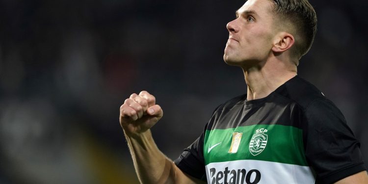 Fue el goleador del 2024 y sigue imparable en este 2025: marcó un hat-trick en su primer partido