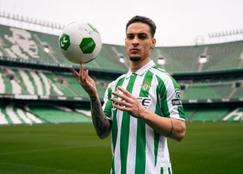 Fue la segunda compra más cara del Manchester United y fue anunciado en el Real Betis