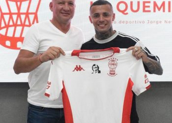 Ganó la Sudamericana con Racing y fue presentado como nuevo refuerzo de Huracán