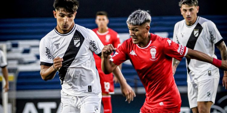 Huracán le ganó a Danubio con debut goleador de Tissera