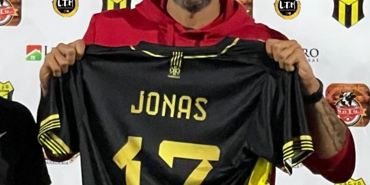 Jonás Gutiérrez y su decisión de volver del retiro: “El fútbol siempre fue un refugio”
