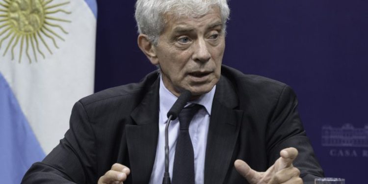 La ministra de Mujeres bonaerense cruzó a Cúneo Libarona: “Desasnar a ese b…”