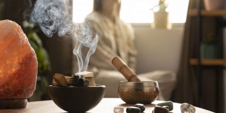 La piedra preciosa energética que sirve para hacer meditación: cómo hay que usarla