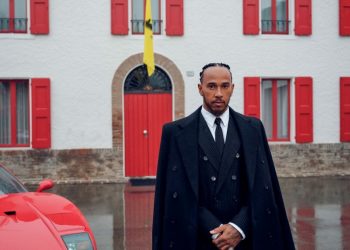Lewis Hamilton y la primera foto oficial con Ferrari: “Siempre soñé con correr de rojo”