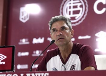 Mauricio Pellegrino: su debut ante Riestra, el equipo y los refuerzos