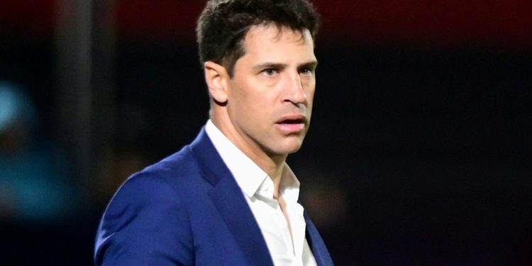 Oficial: Vélez presentó a Seba Domínguez como su nuevo DT