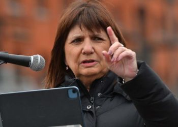Bullrich insta al PRO a definirse entre oficialismo y oposición en un año electoral