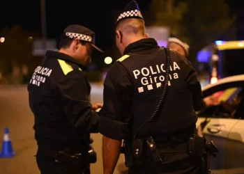 La policía echa a los propietarios de su casa para devolvérsela a unos okupas en Gerona: «La humillación fue máxima»