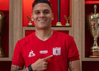 Qué dijo Juanfer Quintero sobre Racing durante su presentación en América de Cali