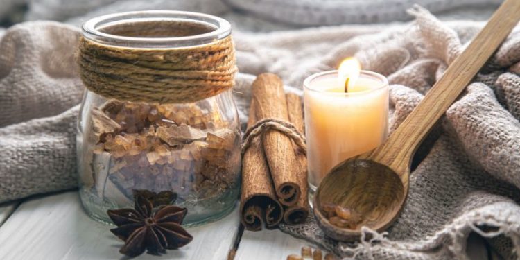 Ritual de la Canela Enero 2025: el paso a paso para hacerlo este mes y atraer dinero y abundancia a tu vida