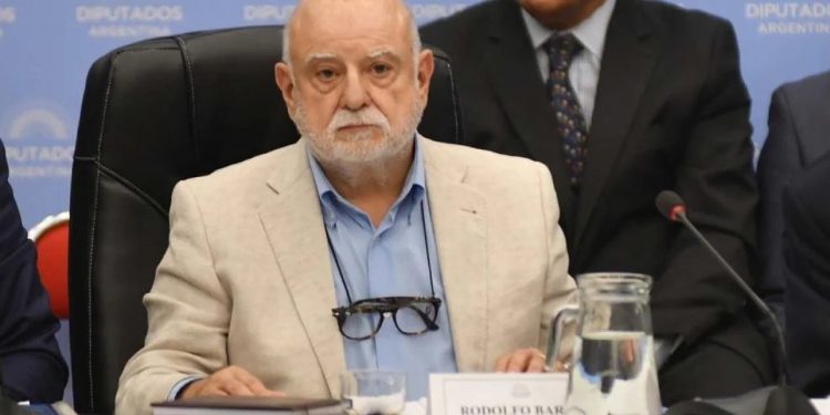 Sale con fritas: La Casa Rosada planea destituir al procurador general del Tesoro, Rodolfo Barra, en medio de crecientes tensiones. Milei en silencio