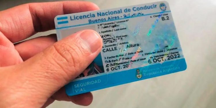 Se despide el carnet de conducir: el Gobierno tomó una decisión y no la renovarán a partir de esta edad