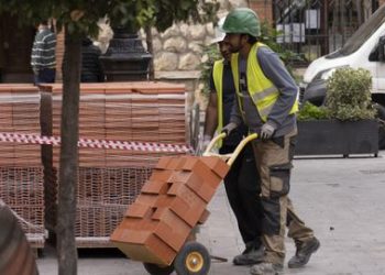 “Te quito”: Gonzalo Bernardos habla alto y claro sobre el salario mínimo en España