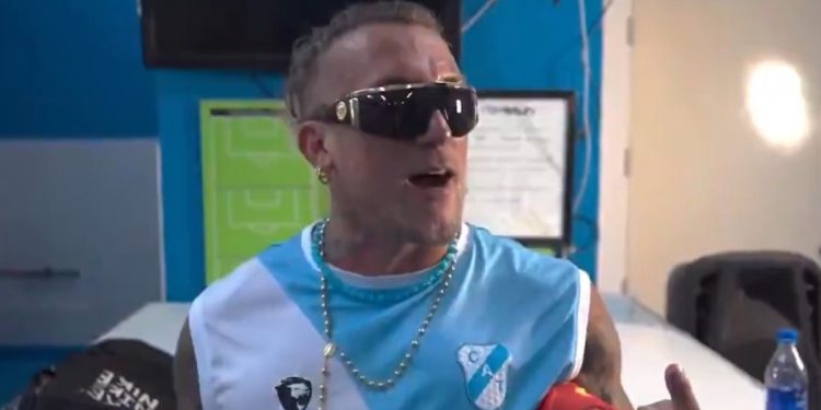 Temperley presentó Polaco: ¿solo para cantar?