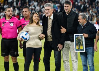 Tras el homenaje de Liga de Quito, el hijo del Patón Bauza contó detalles de la enfermedad del ex DT
