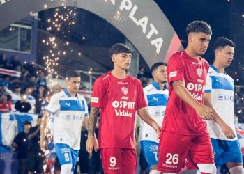 Unión comenzó el año con una derrota ante Universidad Católica en Uruguay