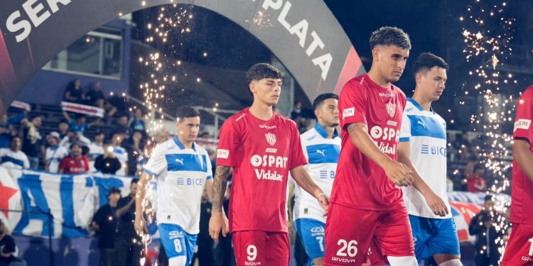 Unión comenzó el año con una derrota ante Universidad Católica en Uruguay