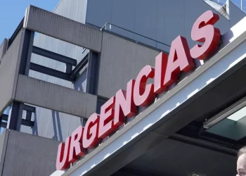 Una paciente agrede a una médico por negarse a recetarle un champú en urgencias
