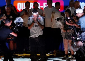 Video: el llanto de Neymar en su presentación en el Santos