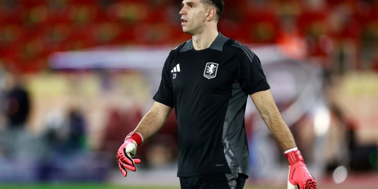 Video: silbidos para el Dibu Martínez en Francia ante el Mónaco