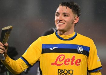 Videos: con un doblete, Retegui le remontó el partido al Como, que lo ganaba con un golazo de Nico Paz