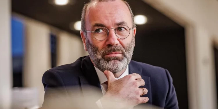 Manfred Weber : «Muchos europeos no pueden creer lo que está pasando en España»