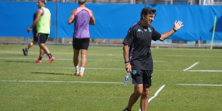 Ya sin Juanfer Quintero, pero con Vietto de inicio, Racing debuta ante Barracas